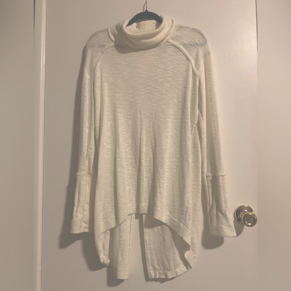 NWOT - Free People split back flowy cream turtleneck top - Large.